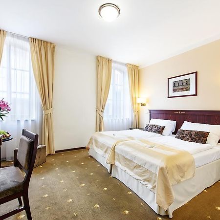 Hotel & Apartments U Cerneho Orla Třebíč Eksteriør billede