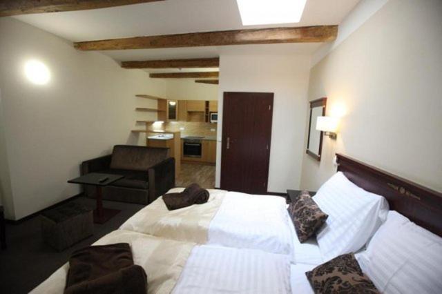 Hotel & Apartments U Cerneho Orla Třebíč Værelse billede