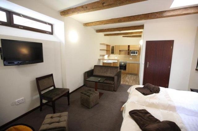 Hotel & Apartments U Cerneho Orla Třebíč Værelse billede