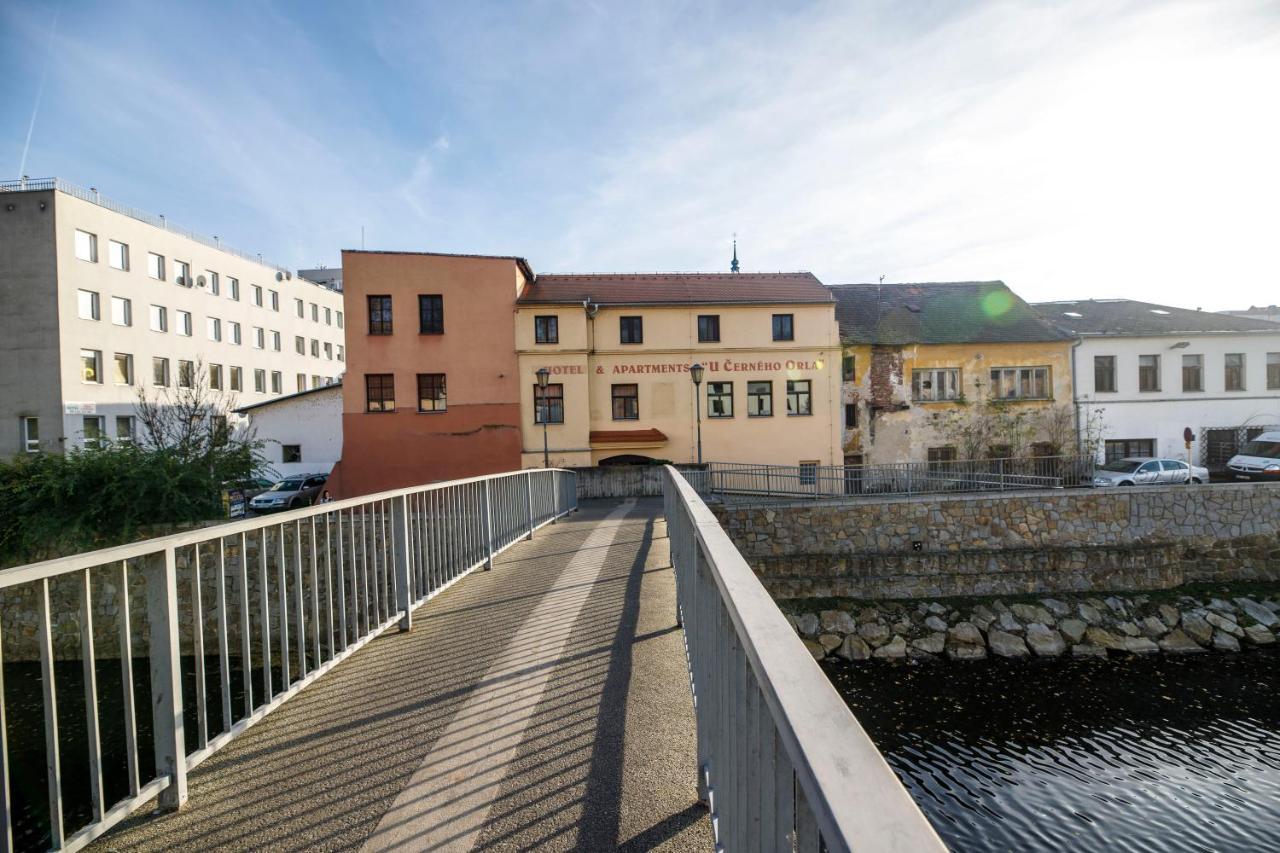 Hotel & Apartments U Cerneho Orla Třebíč Eksteriør billede