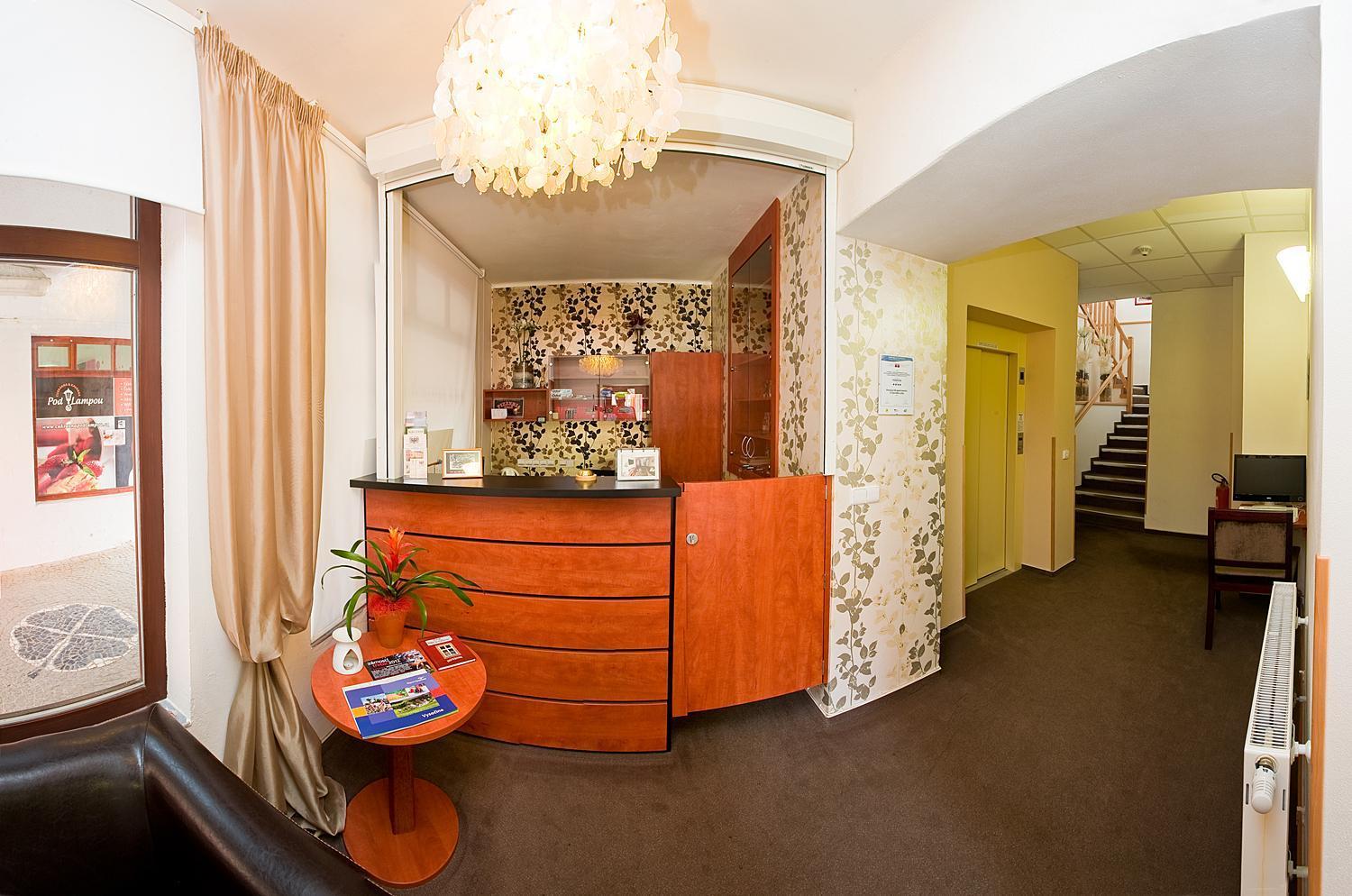 Hotel & Apartments U Cerneho Orla Třebíč Eksteriør billede