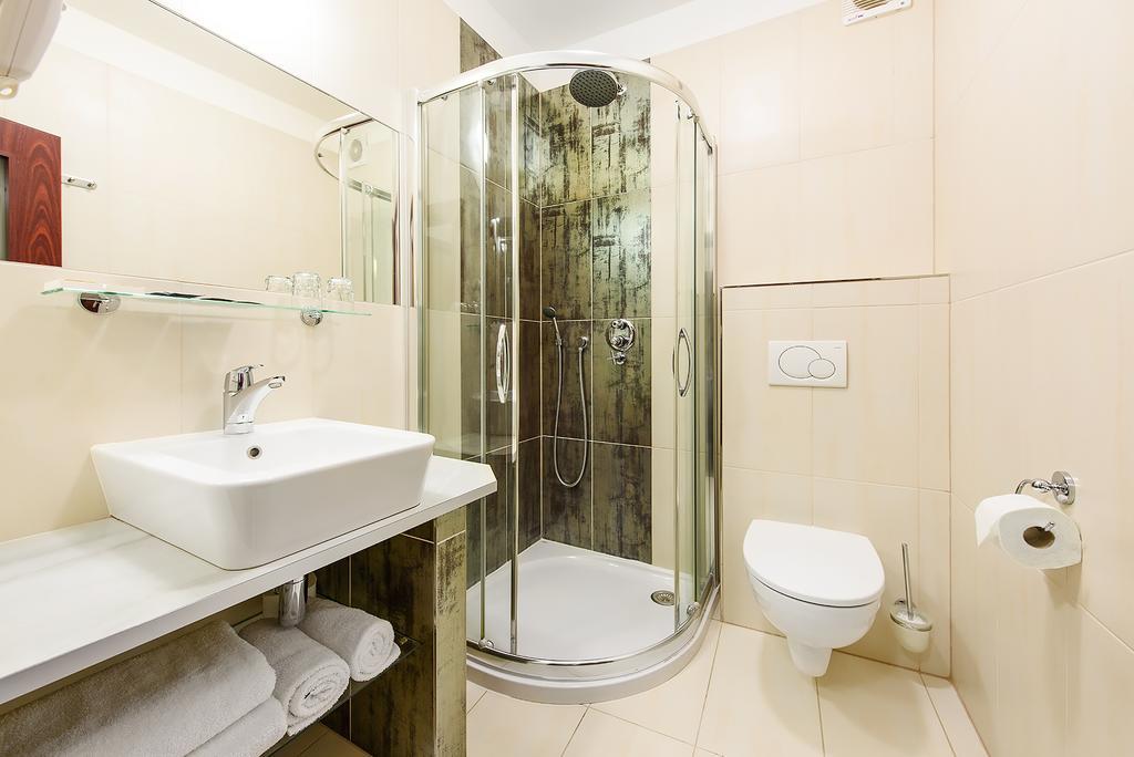Hotel & Apartments U Cerneho Orla Třebíč Eksteriør billede